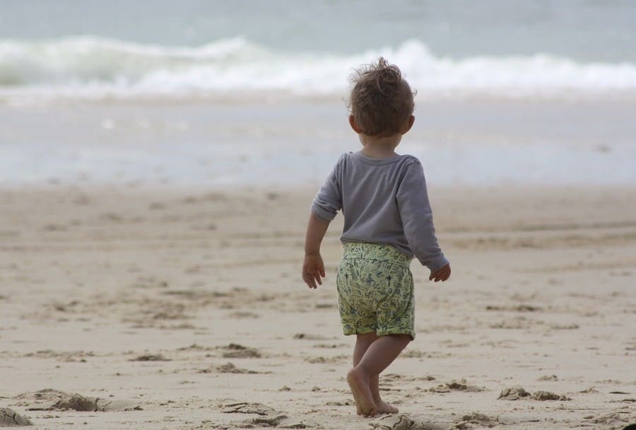 photo bébé et la plage
